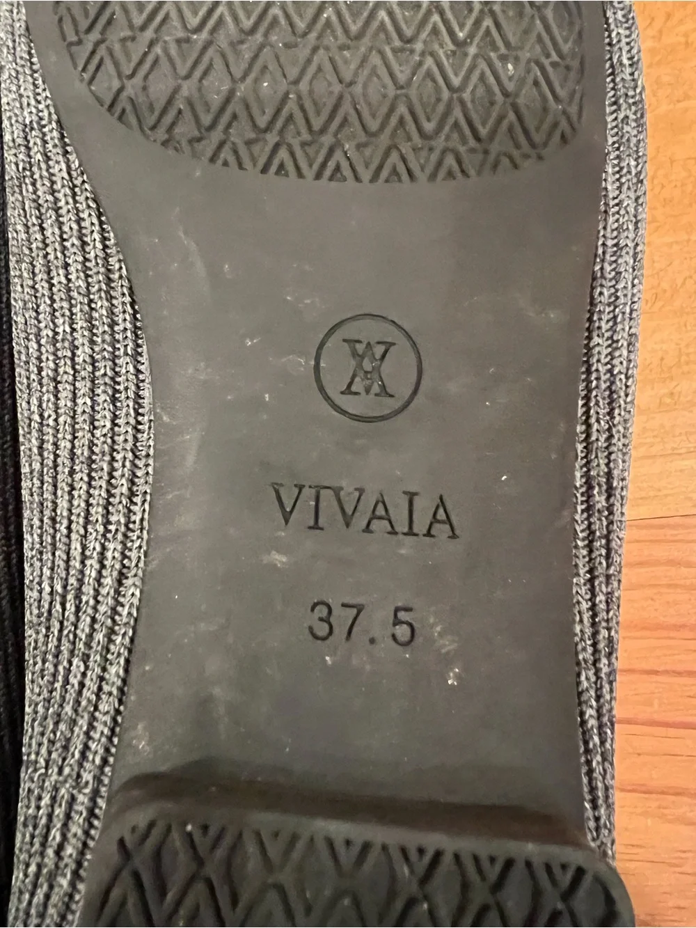 Vivaia Square Toe V Cut Flats Margot 2.0 Gray Size 37.5 US 7 Comfort Stretch